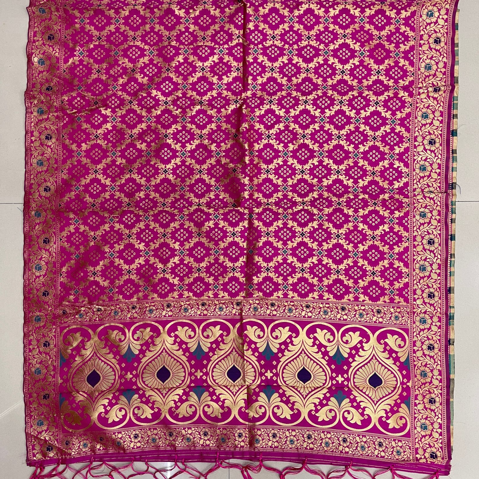 Dupatta 24 Manufacturer, Supplier, Wholesaler And Exporter In Surat